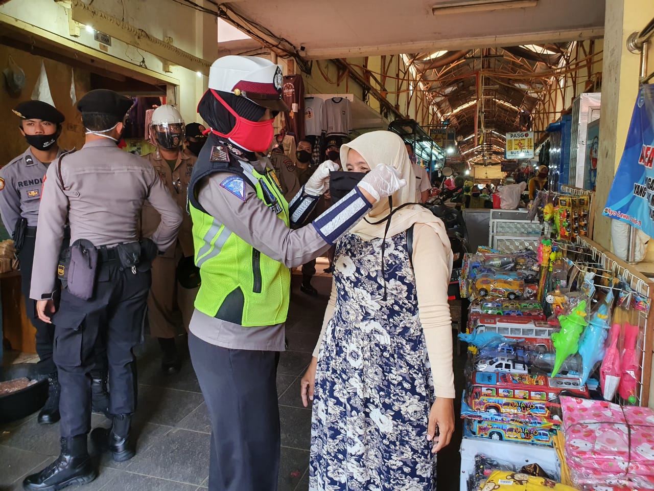 Polwan Polres Banjar Rutin Lakukan Pencegahan Penyebaran Covid 19